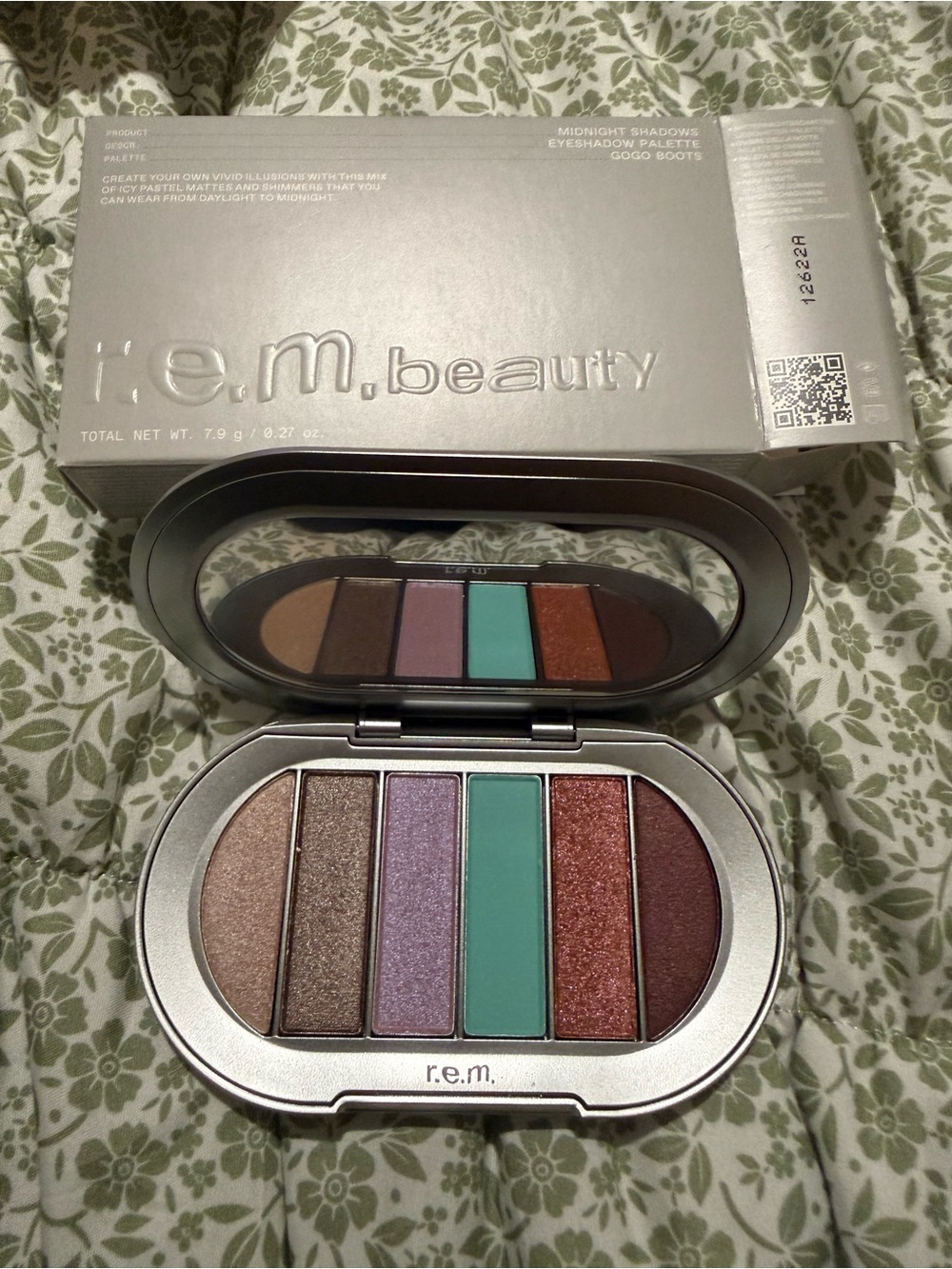 R.e.m. beauty eyeshadow palette